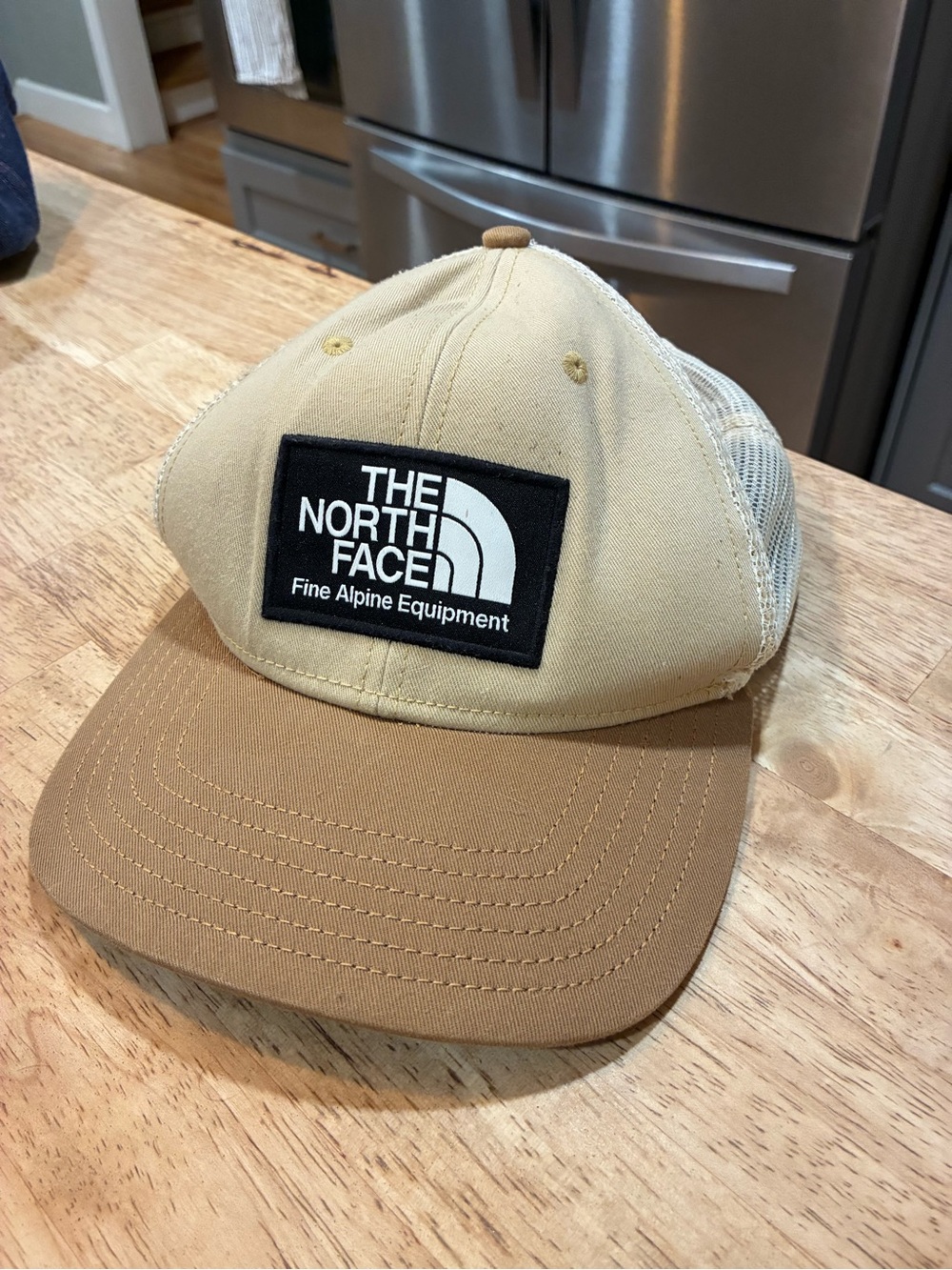 The North Face Beige Mesh Trucker Hat Vintage SnapBack